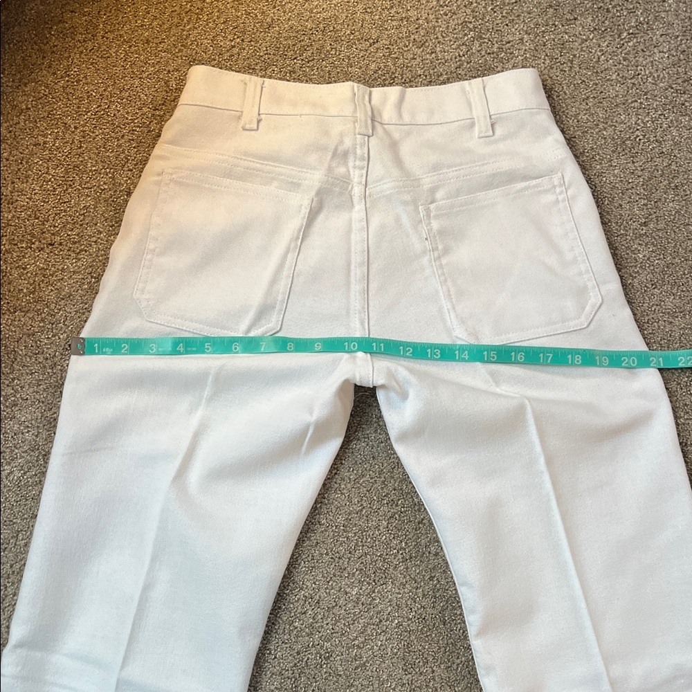 Levis Vintage White Flare Sailor vibe 50/50 Cotton/Poly INCREDIBLE FIT 30” waist - Picture 7 of 12
